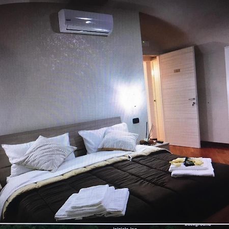 Montesantogroup Apartments Νάπολη Δωμάτιο φωτογραφία