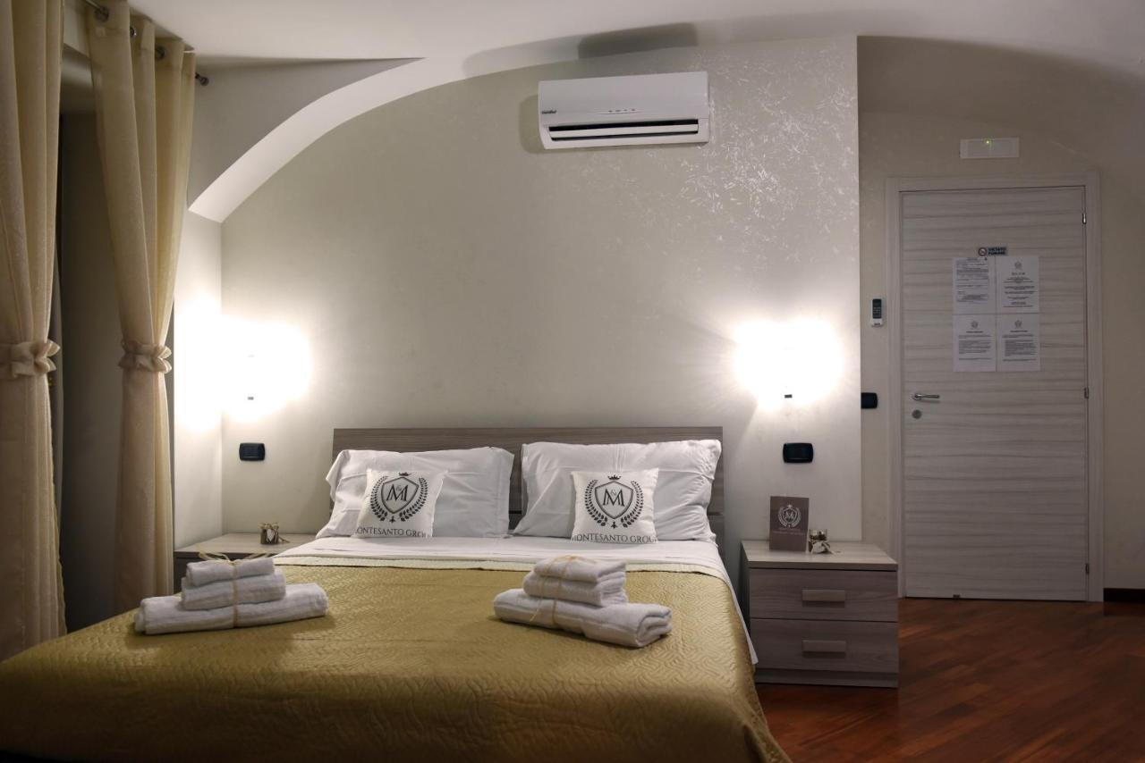 Montesantogroup Apartments Νάπολη Εξωτερικό φωτογραφία