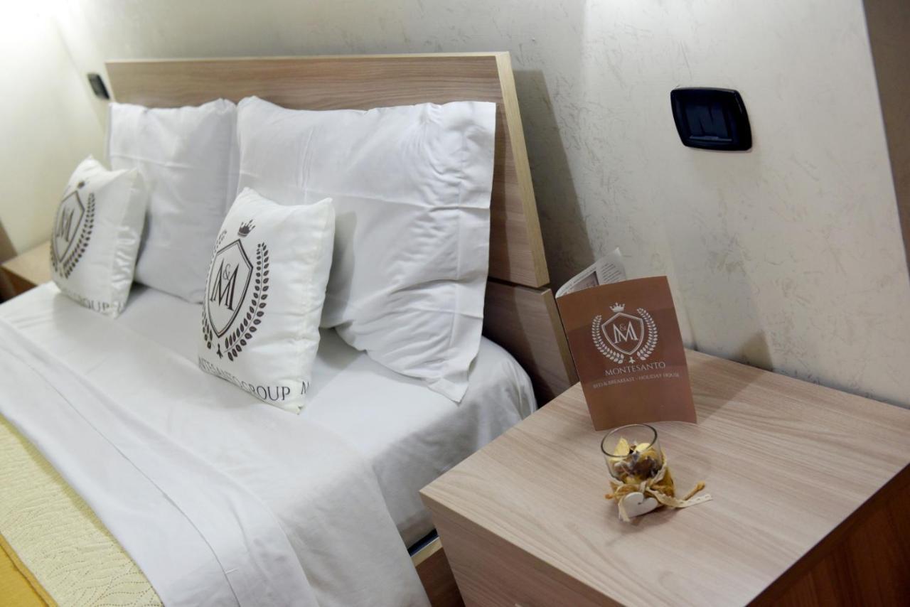 Montesantogroup Apartments Νάπολη Εξωτερικό φωτογραφία